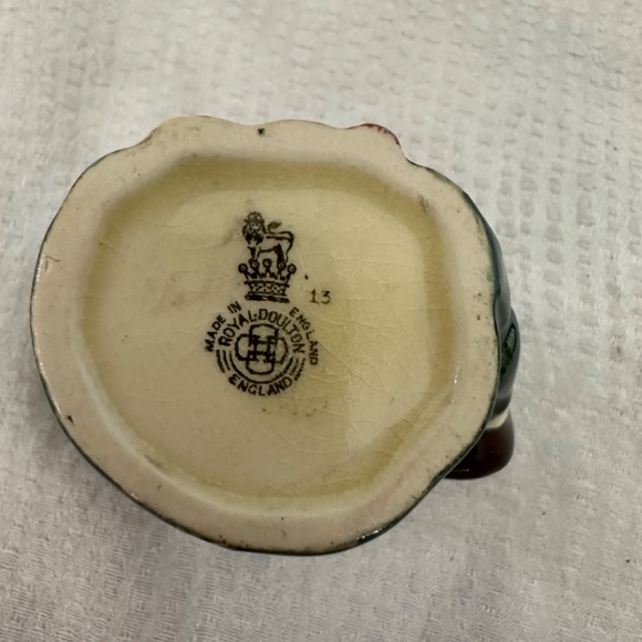 Royal Doulton, vintage 1940’s - 1950’s, miniature porcelain Toby Jug - Picture 8 of 8